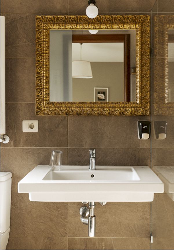 Baño en Habitación Hotel Bruselas - A Guarda Baño en Habitación Hotel Bruselas - A Guarda